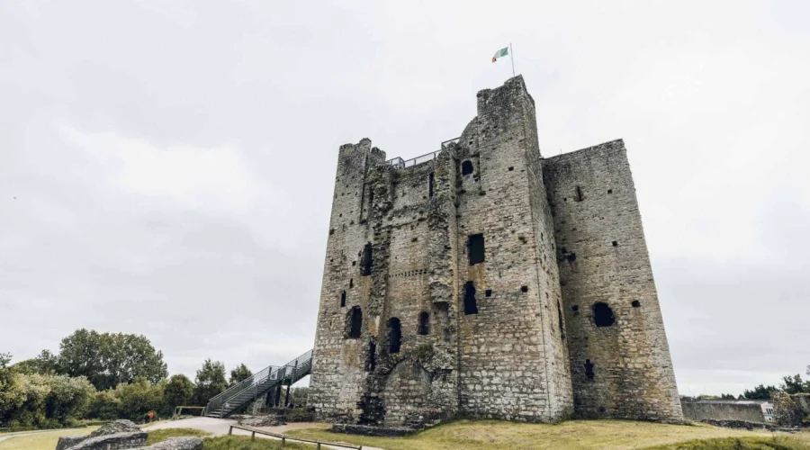 Scenic Drives Along Irish Shores Guide to Ireland’s Top Coastal Routes Scenic Drives Along Irish Shores Guide to Ireland’s Top Coastal Routes