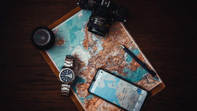 8 Best Apps for Solo Travelers to Meet People and Stay Connected (2026)