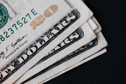 Budget Travel Credit Cards: Chase Sapphire vs. Capital One Venture (2026) Budget Travel Credit Cards: Chase Sapphire vs. Capital One Venture (2026)