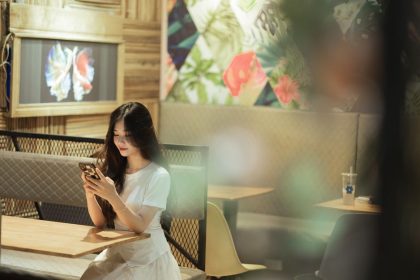 8 Safety Apps Solo Travelers Actually Need (2026)