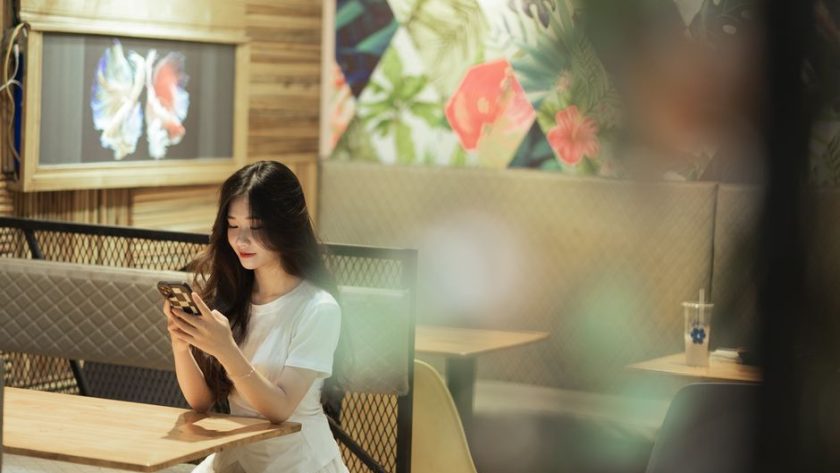 8 Safety Apps Solo Travelers Actually Need (2026)