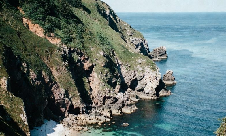 Secluded Coves in the UK Discover Hidden Peaceful Coastal Escapes Secluded Coves in the UK Discover Hidden Peaceful Coastal Escapes